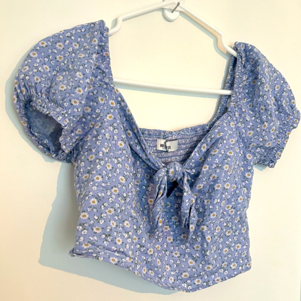 New without tag, Hollister Floral Crop Top